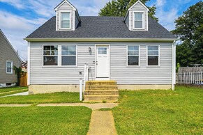 7 Mi to Baltimore: Maryland Gem w/ Shared Yard!