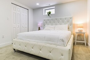 7 Mi to Baltimore: Maryland Gem w/ Shared Yard!