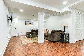 7 Mi to Baltimore: Maryland Gem w/ Shared Yard!