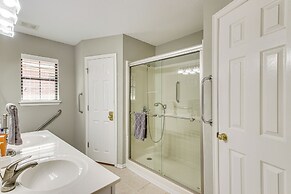 5 Mi to University of Oklahoma: Home w/ Patio!