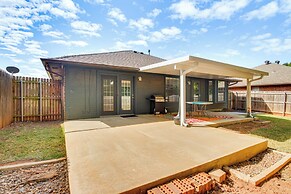 5 Mi to University of Oklahoma: Home w/ Patio!