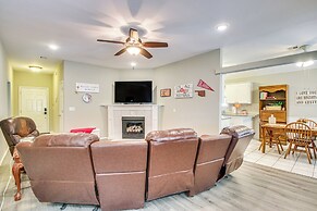 5 Mi to University of Oklahoma: Home w/ Patio!