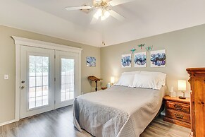 5 Mi to University of Oklahoma: Home w/ Patio!