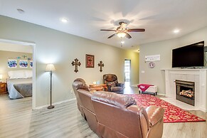 5 Mi to University of Oklahoma: Home w/ Patio!