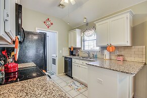 5 Mi to University of Oklahoma: Home w/ Patio!