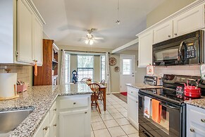 5 Mi to University of Oklahoma: Home w/ Patio!