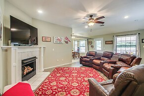 5 Mi to University of Oklahoma: Home w/ Patio!