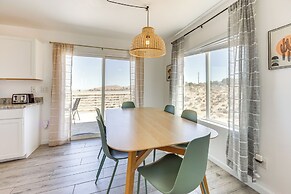 High-desert Home w/ Hot Tub & Cowboy Pool
