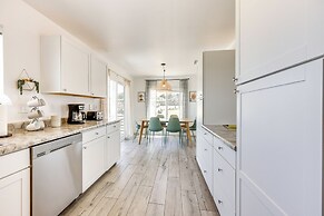 High-desert Home w/ Hot Tub & Cowboy Pool