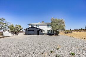 High-desert Home w/ Hot Tub & Cowboy Pool