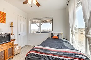 High-desert Home w/ Hot Tub & Cowboy Pool