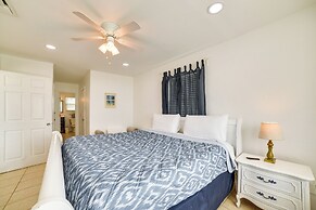 Beachfront Home w/ Pool Access in Galveston!