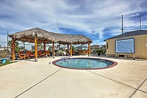 Beachfront Home w/ Pool Access in Galveston!