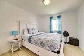 Beachfront Home w/ Pool Access in Galveston!