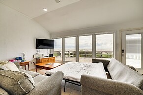 Beachfront Home w/ Pool Access in Galveston!