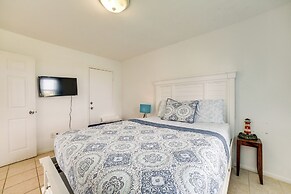 Beachfront Home w/ Pool Access in Galveston!