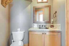 Oceanfront Home w/ Beach Access in Galveston