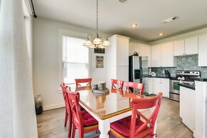 Walk to Beach: Galveston Home w/ Resort Perks!