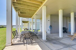 Walk to Beach: Galveston Home w/ Resort Perks!