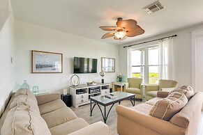 Walk to Beach: Galveston Home w/ Resort Perks!