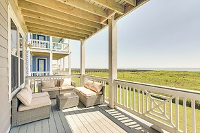 Walk to Beach: Galveston Home w/ Resort Perks!