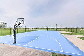 Walk to Beach: Galveston Home w/ Resort Perks!