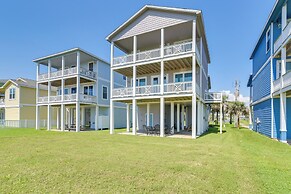 Walk to Beach: Galveston Home w/ Resort Perks!