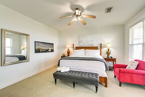 Walk to Beach: Galveston Home w/ Resort Perks!