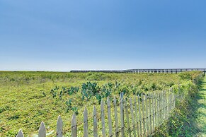Walk to Beach: Galveston Home w/ Resort Perks!