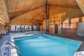 2 Mi to Ober Mountain: Gatlinburg Condo w/ Balcony