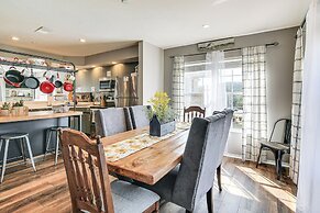 Condo w/ Pool ~ 2 Mi to Table Rock Lake!