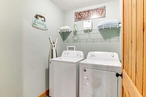 Table Rock Lake Home w/ Boat Slip, Near 76 Strip!