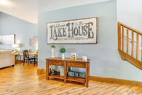 Table Rock Lake Home w/ Boat Slip, Near 76 Strip!