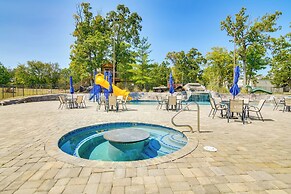 Table Rock Lake Home w/ Boat Slip, Near 76 Strip!