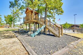 Table Rock Lake Home w/ Boat Slip, Near 76 Strip!