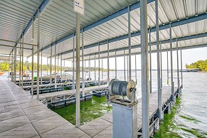 Table Rock Lake Home w/ Boat Slip, Near 76 Strip!