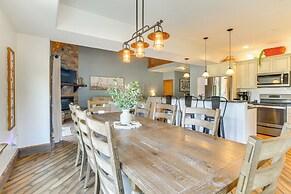 Table Rock Lake Home w/ Boat Slip, Near 76 Strip!