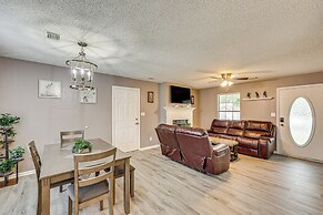 Mabelvale Home w/ Grill: 12 Mi to Little Rock!