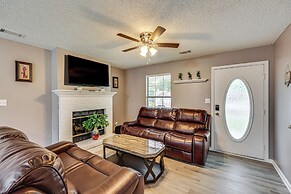 Mabelvale Home w/ Grill: 12 Mi to Little Rock!