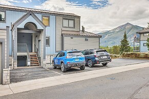 Patio & Dillon Reservoir Views: Chic Frisco Condo!
