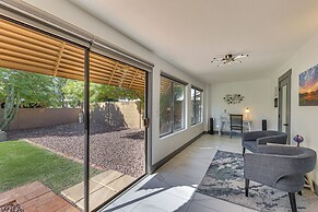 Sun Lakes Home: Fire Pit, Patio, Grill!