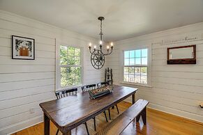 Walk to Radford University: Home w/ Fire Pit!