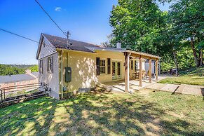 Walk to Radford University: Home w/ Fire Pit!