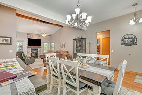 Near Dtwn Eureka Springs: Holiday Island Home!