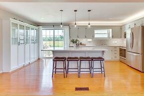 Wooster Family Home w/ Yard & Fire Pit!