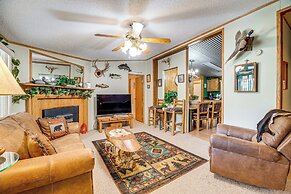 Cotopaxi Getaway w/ Deck: 17 Mi to Royal Gorge