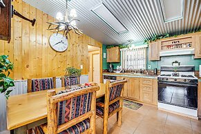 Cotopaxi Getaway w/ Deck: 17 Mi to Royal Gorge