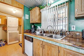 Cotopaxi Getaway w/ Deck: 17 Mi to Royal Gorge