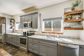 Idaho Retreat w/ Fire Pit - 2 Mi to Mcarthur Lake