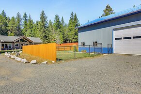 Idaho Retreat w/ Fire Pit - 2 Mi to Mcarthur Lake